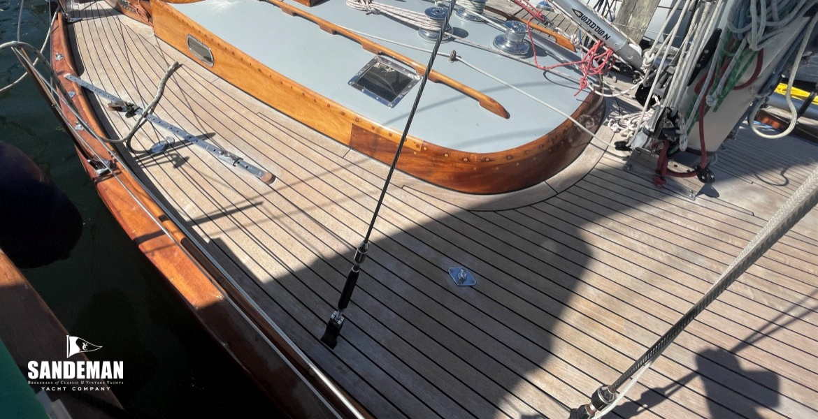 Mid deck view aft to port
