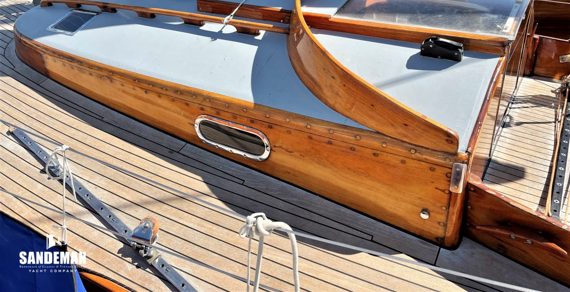 Trunk cabin view to starboard
