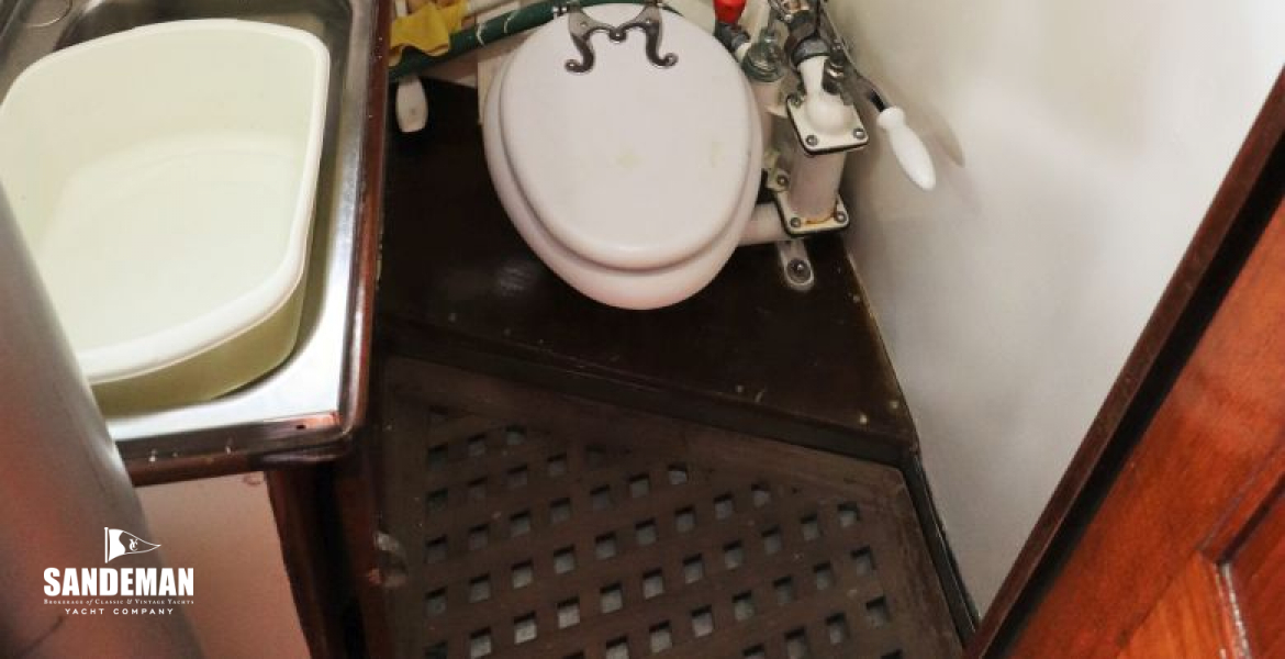 WC Compartment to port