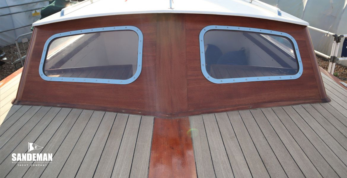 Foredeck view aft