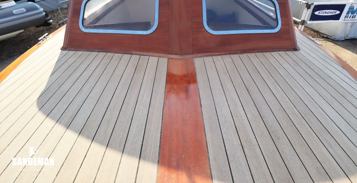 Foredeck view aft