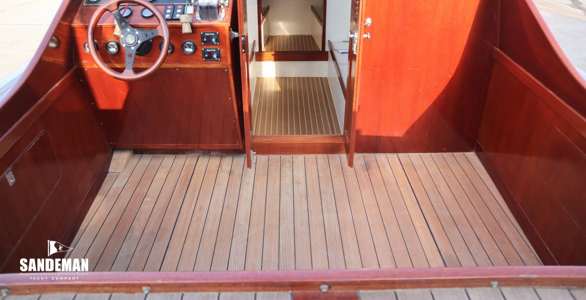 Cockpit view fwd