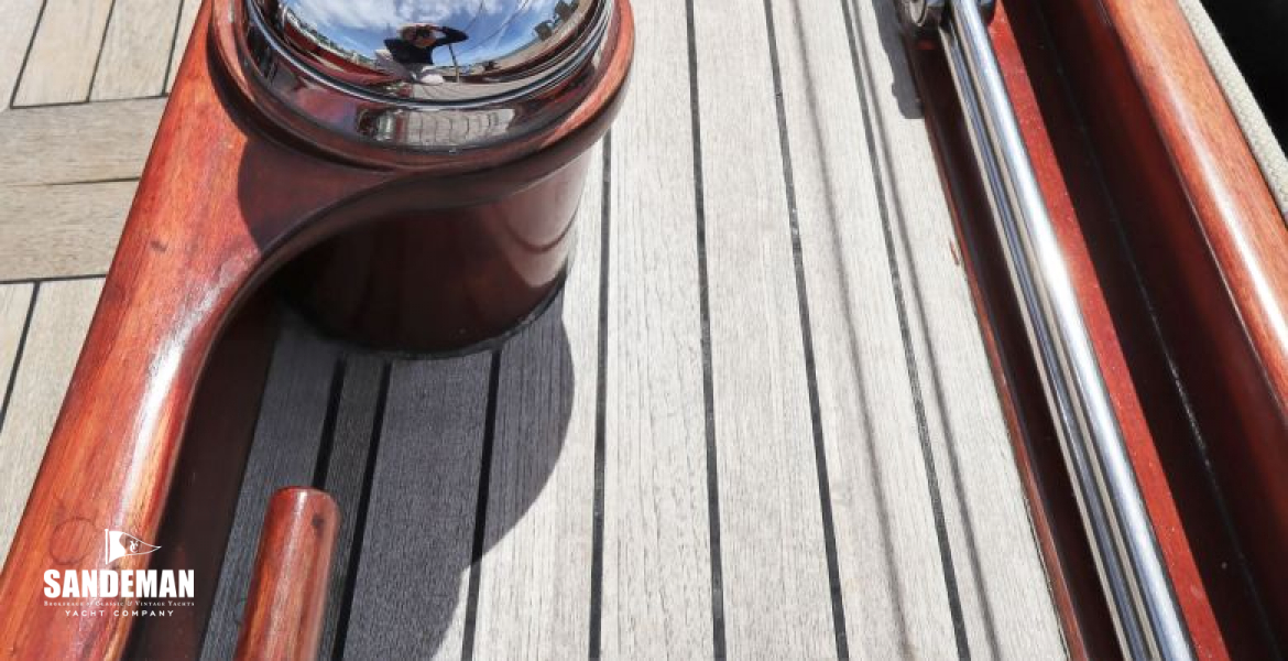 Starboard side deck view forward