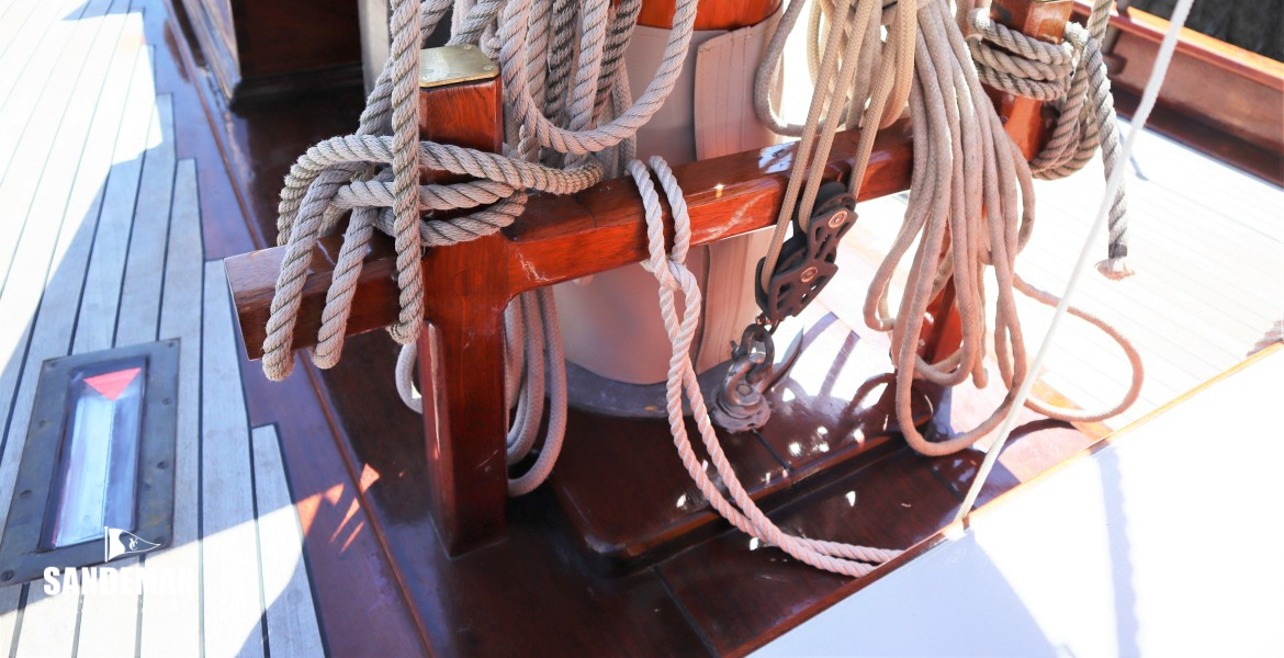 Main mast