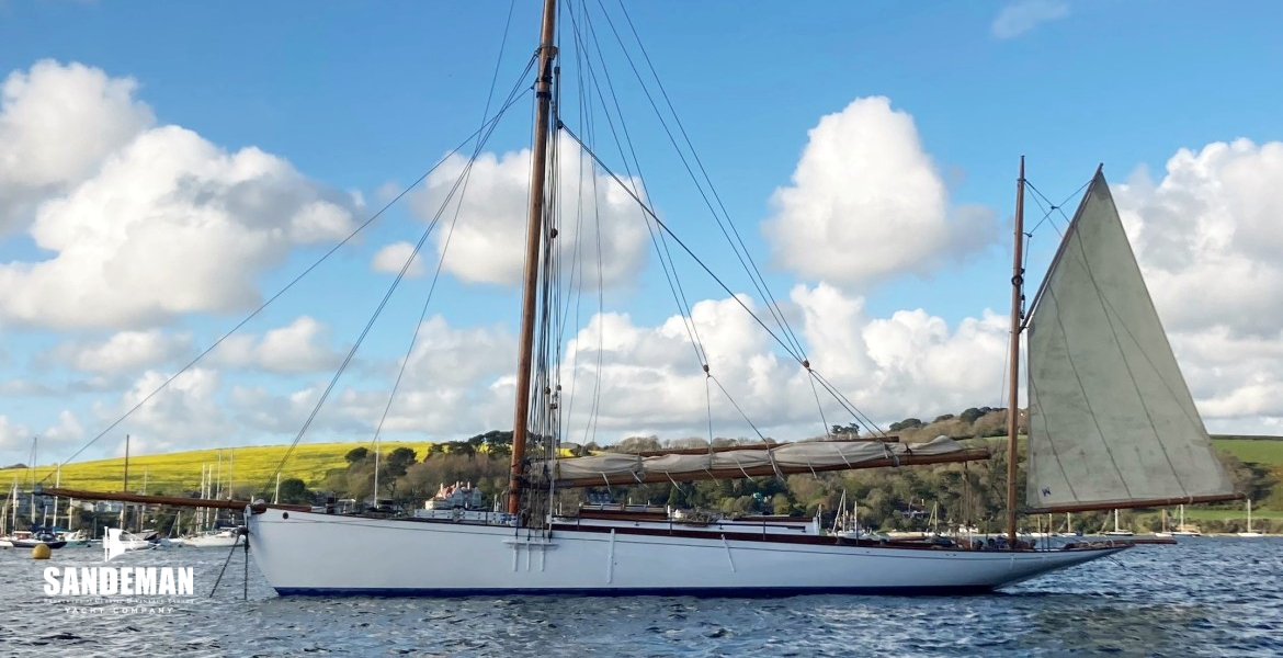 At anchor mizzen set