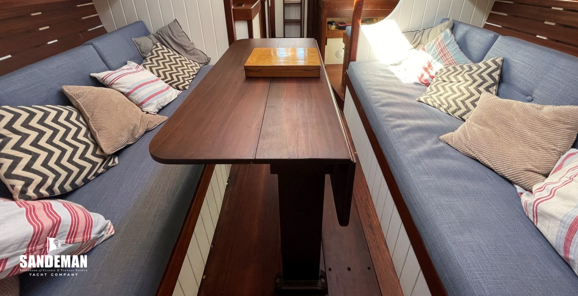 Saloon view aft