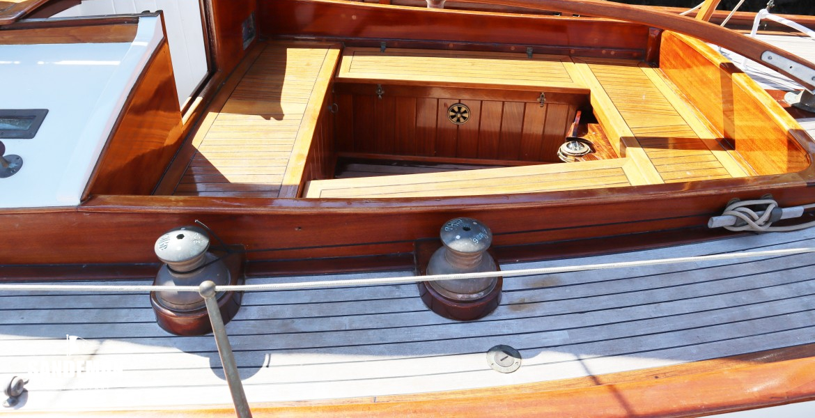 Cockpit view from port