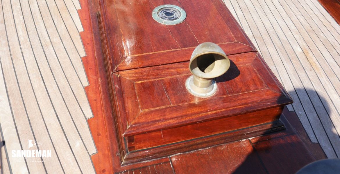Forehatch view aft