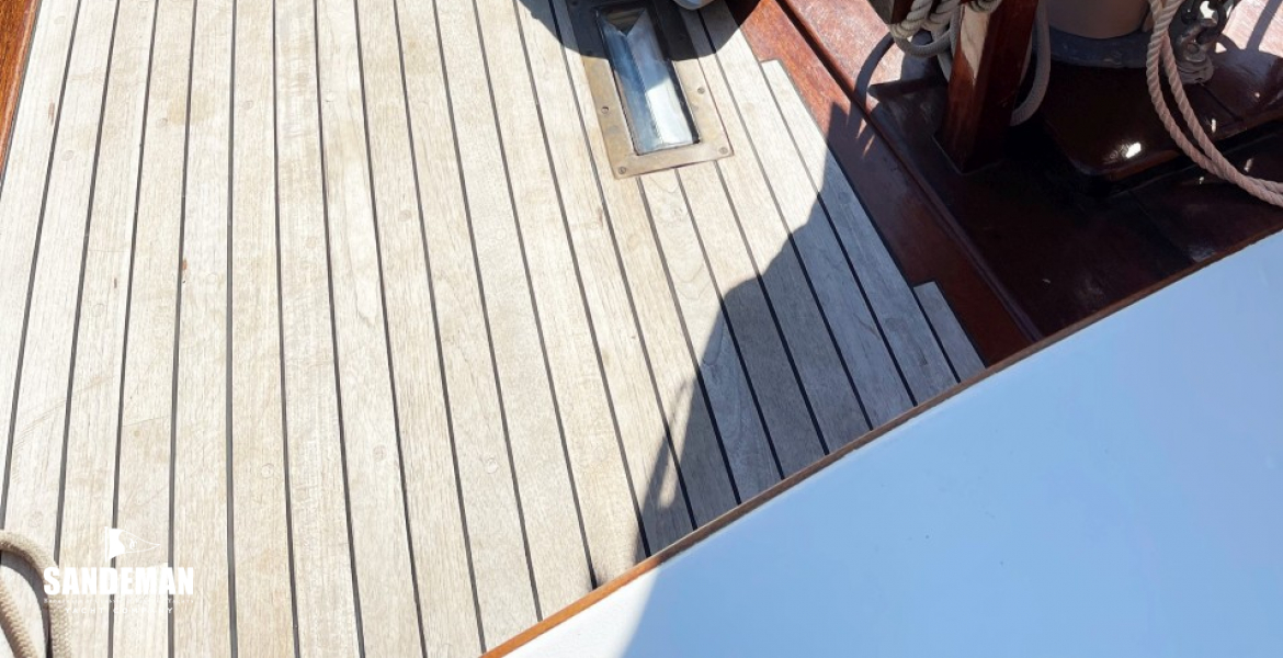 View forward to foredeck