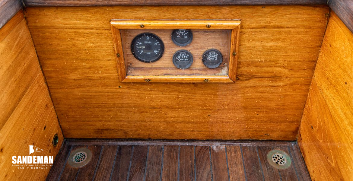 Engine panel