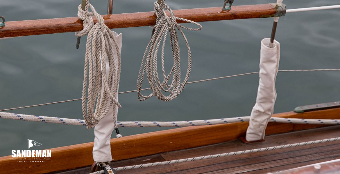 Pin rail at shrouds