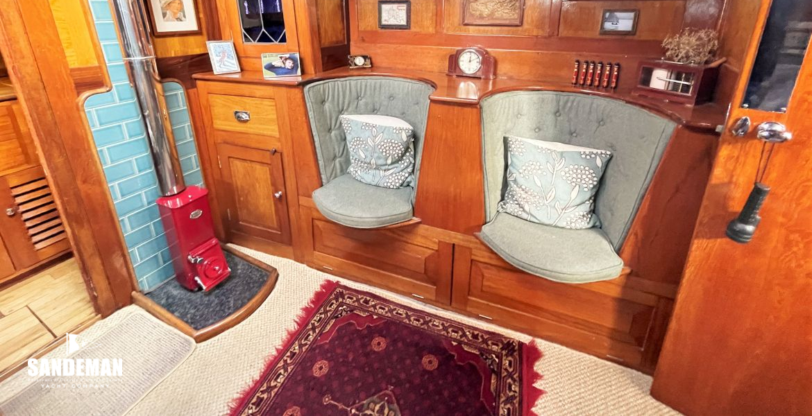 Saloon starboard side details