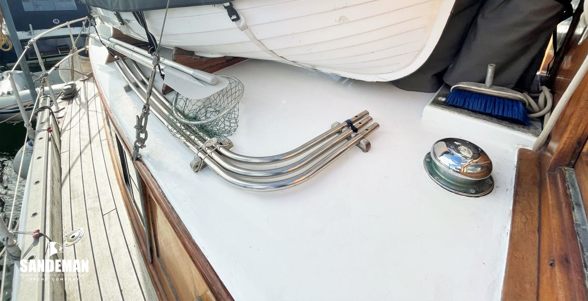 Trunk cabin starboard view aft incl (launch not included)