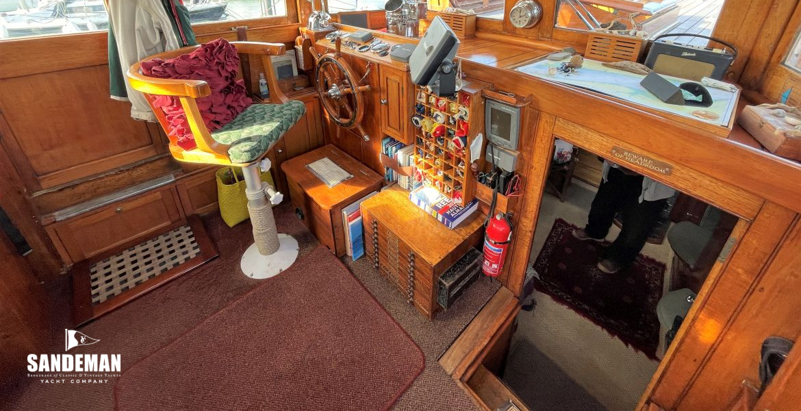 Wheelhouse view forward to port
