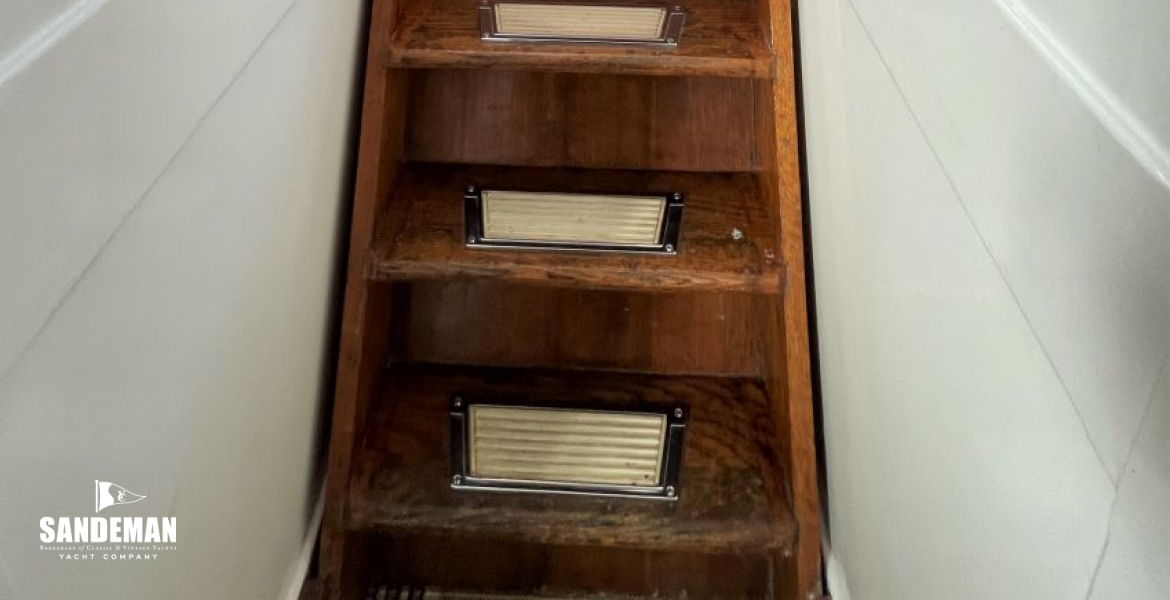 View forward to wheelhouse from aft accommodation corridor