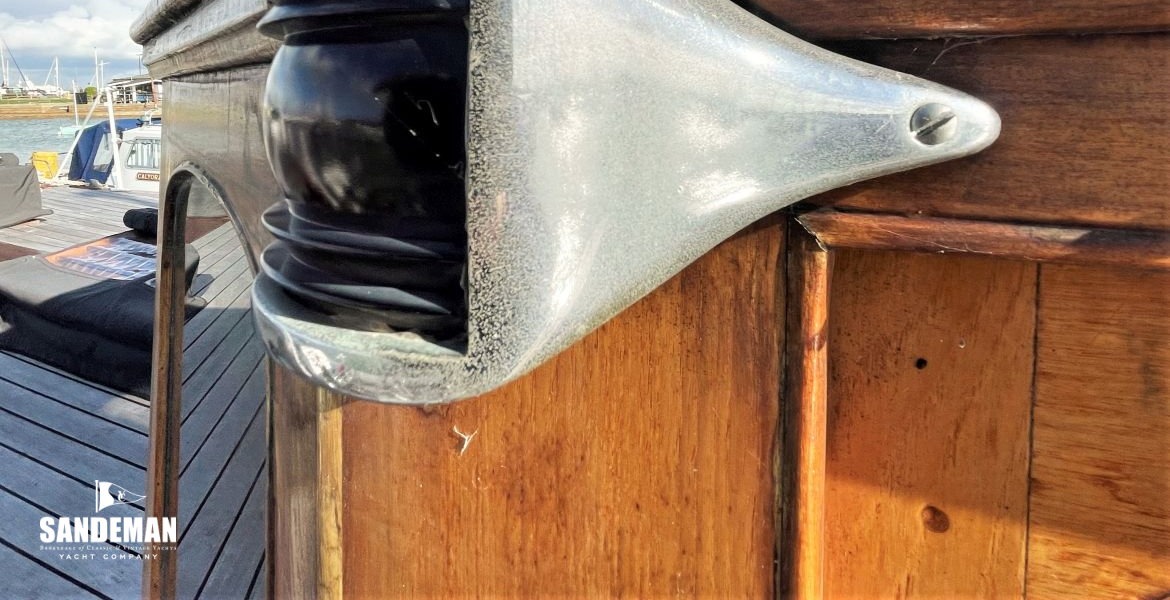 Port running light