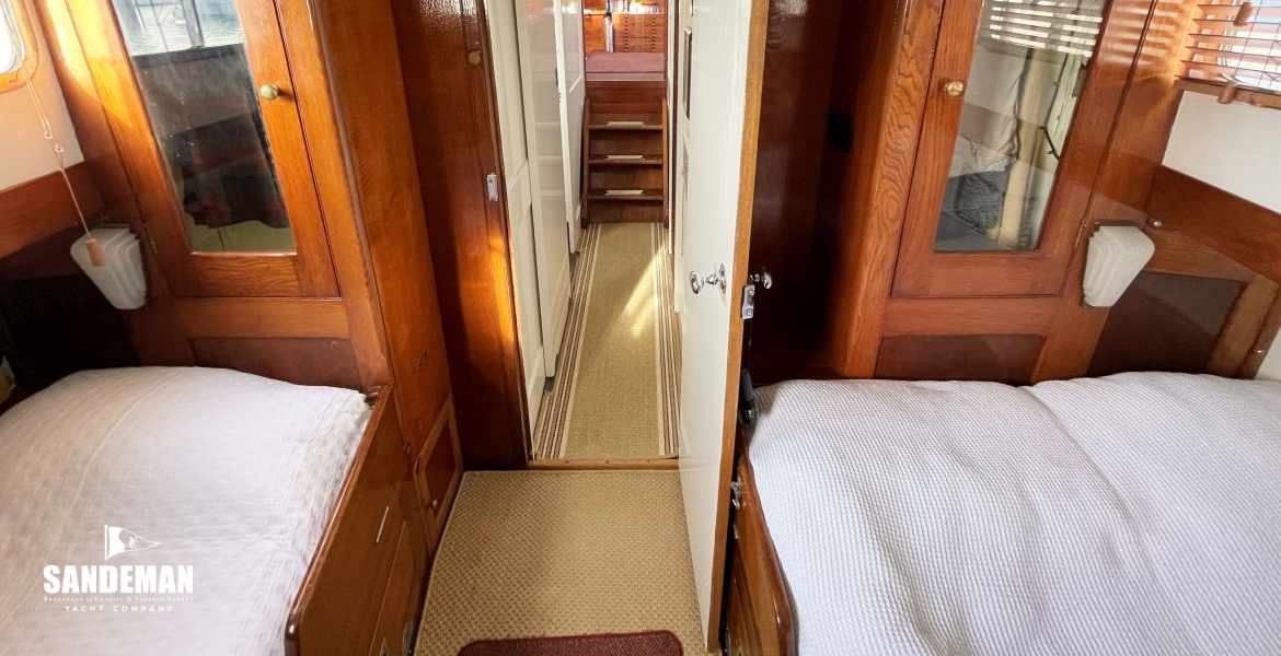 Owner aft cabin view fwd