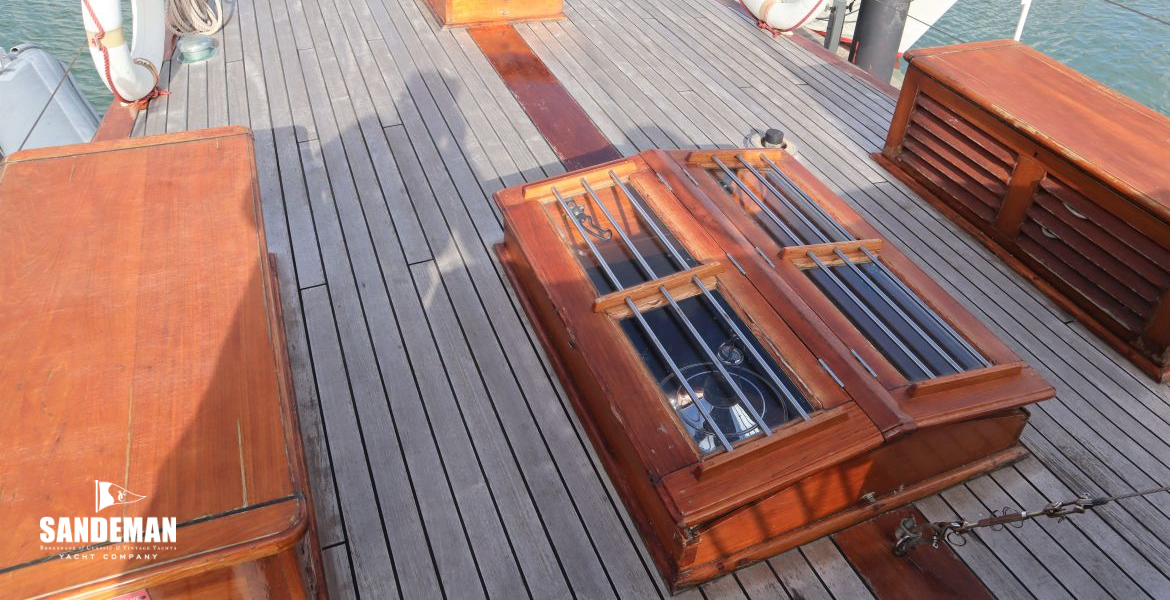 Wheelhouse port view forward