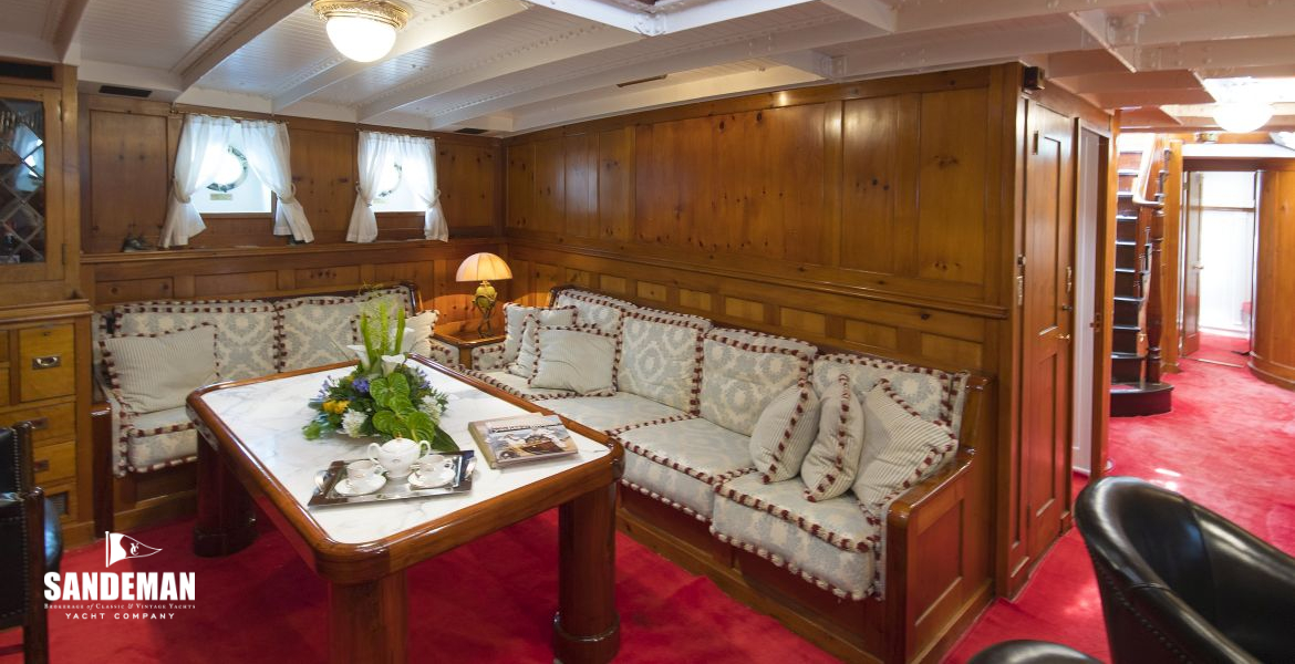 Saloon view to starboard aft