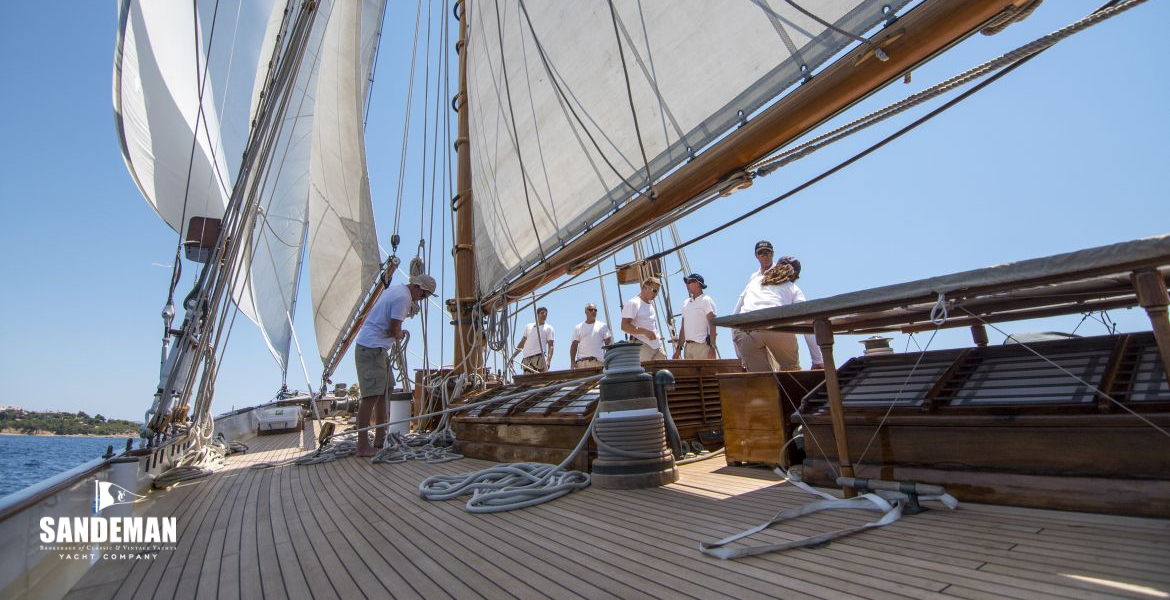 Port mid deck view forward