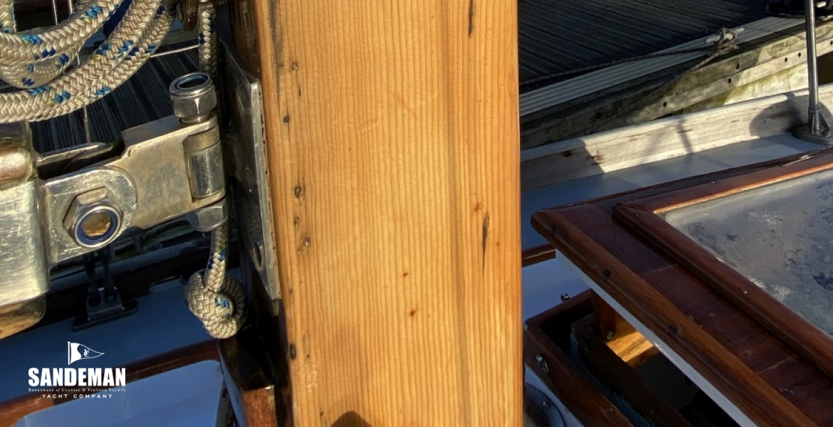 Mainmast