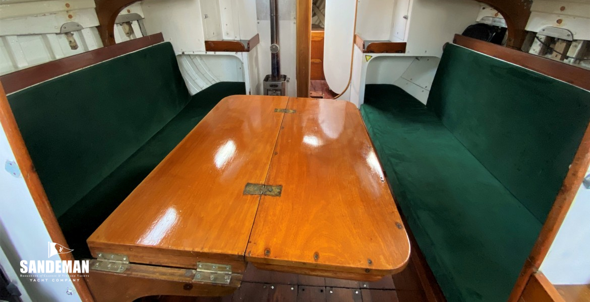 Saloon view forward table open