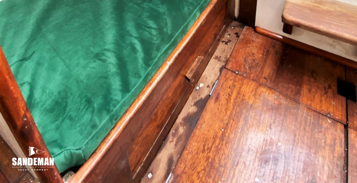 Starboard quarterberth view aft