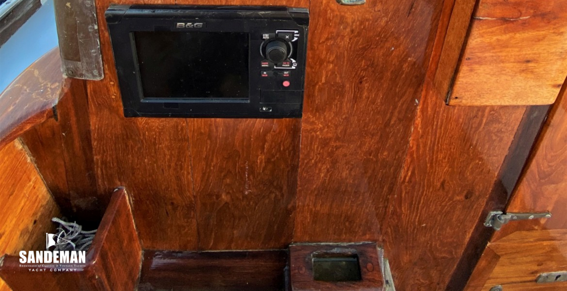 Cockpit forward port