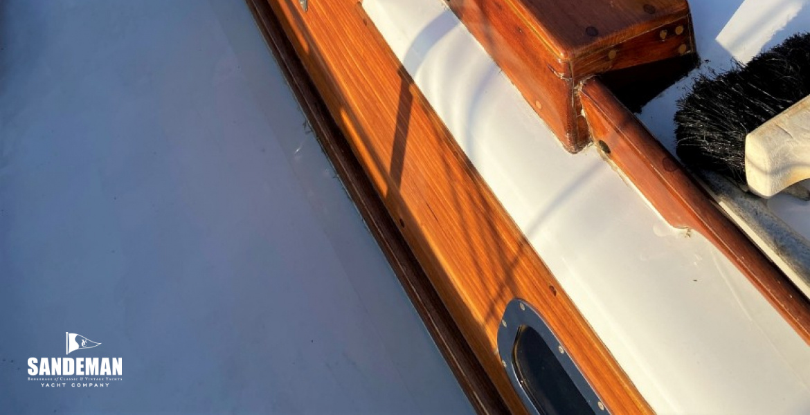 Coachroof starboard view aft