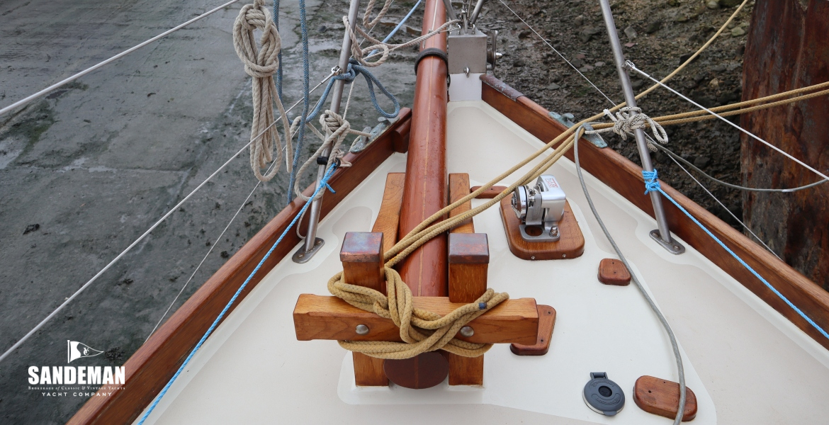 Foredeck details