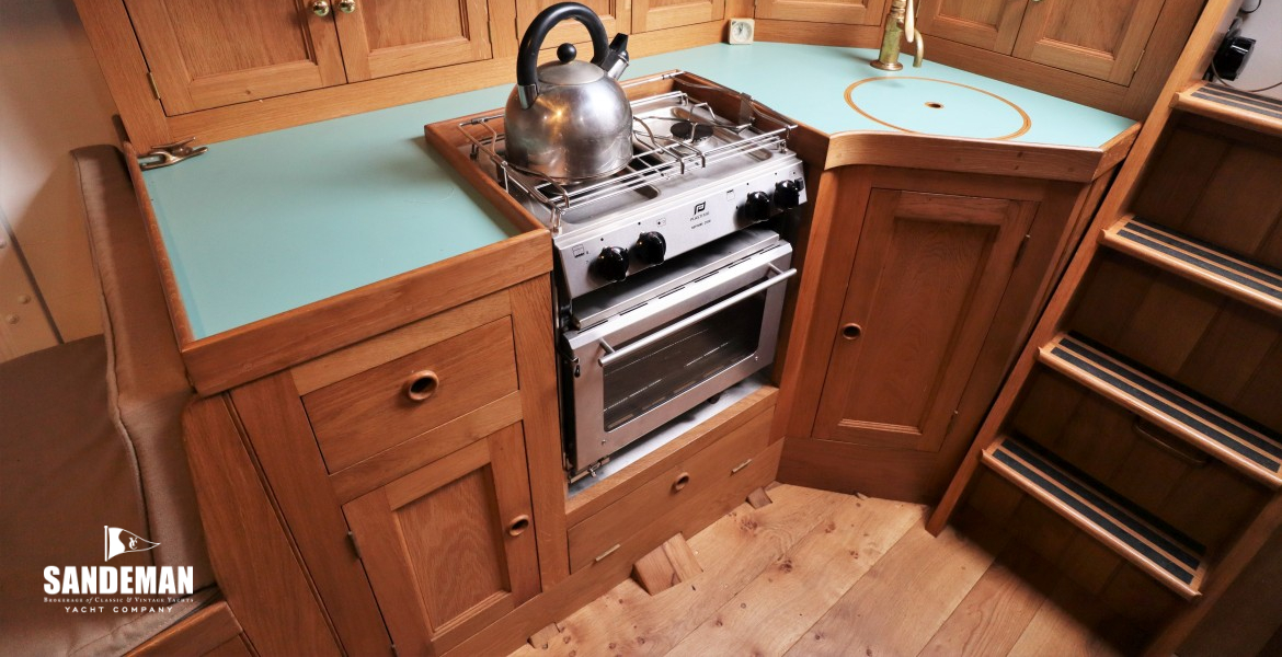 Galley to starboard