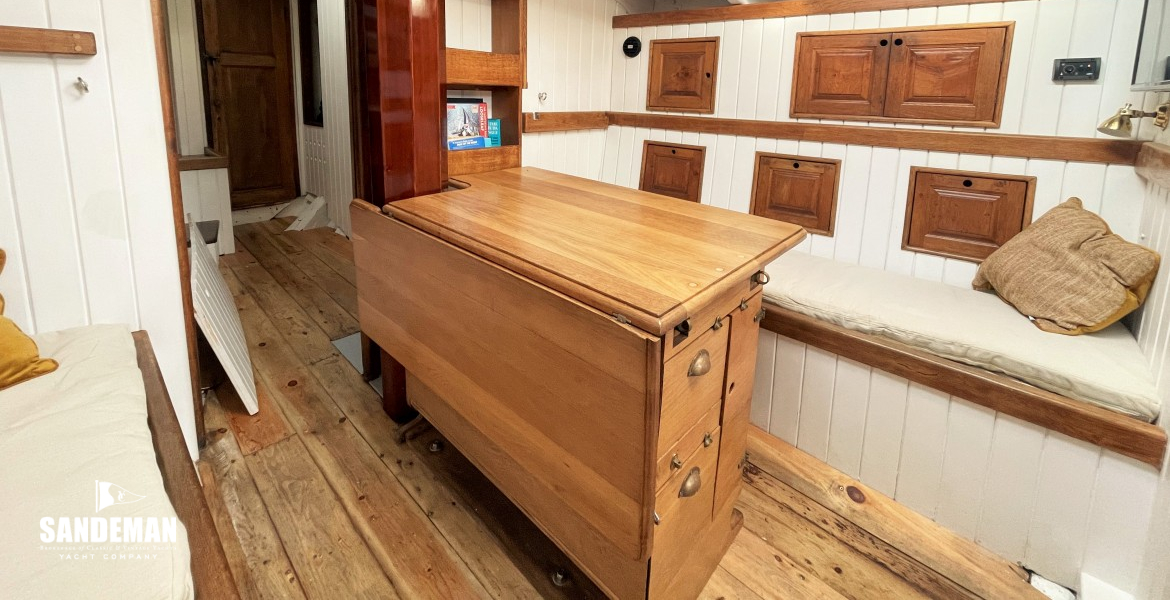 Saloon view forward to starboard