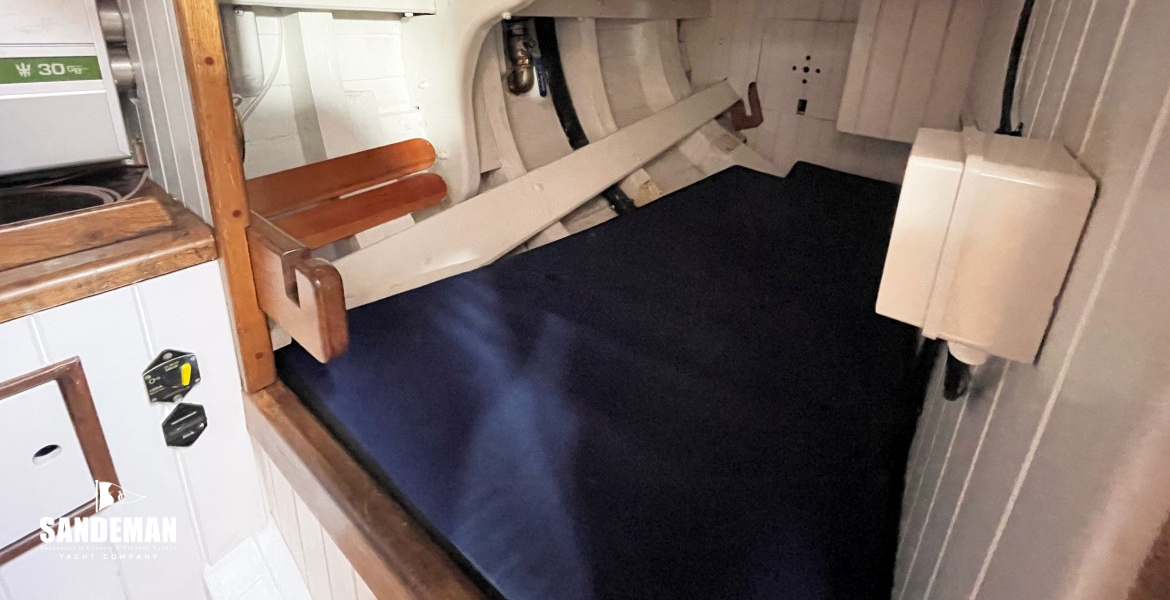 Starboard quarter cabin and Wallas heater