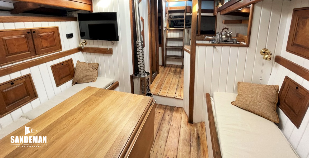 Saloon view aft