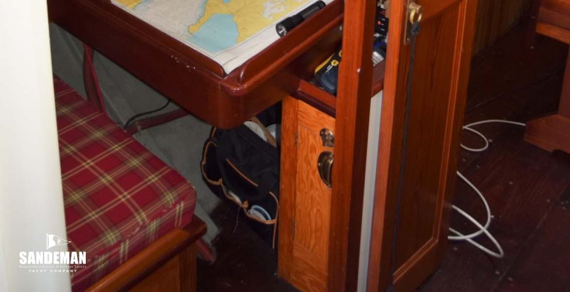 Navigation area view forward to port