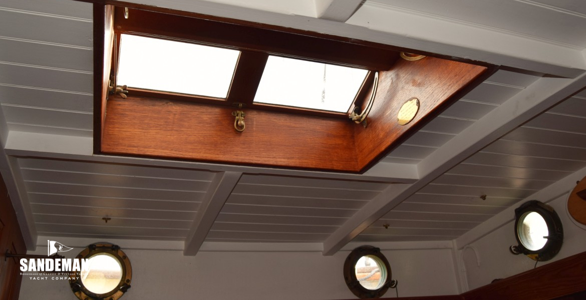 Saloon deckhead