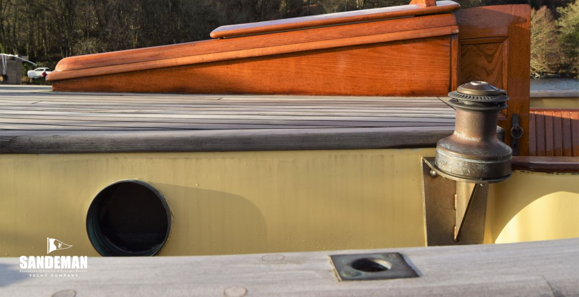 Aft trunk cabin details