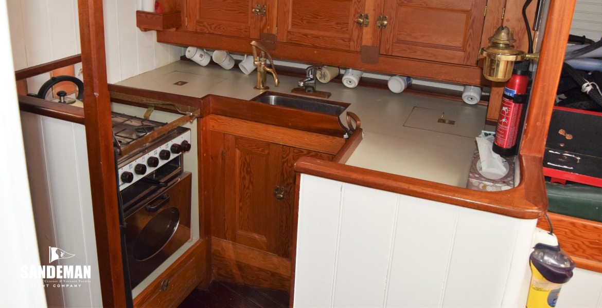 Galley to starboard
