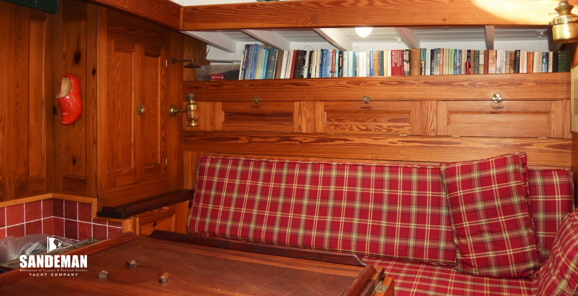 Saloon view to starboard