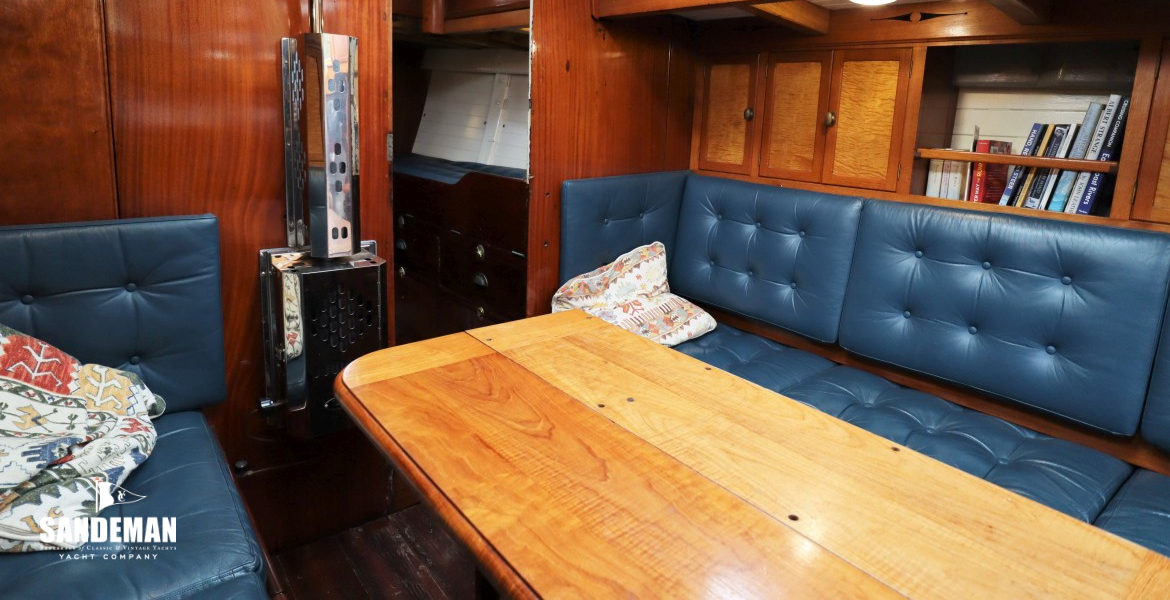 Saloon view forward to starboard