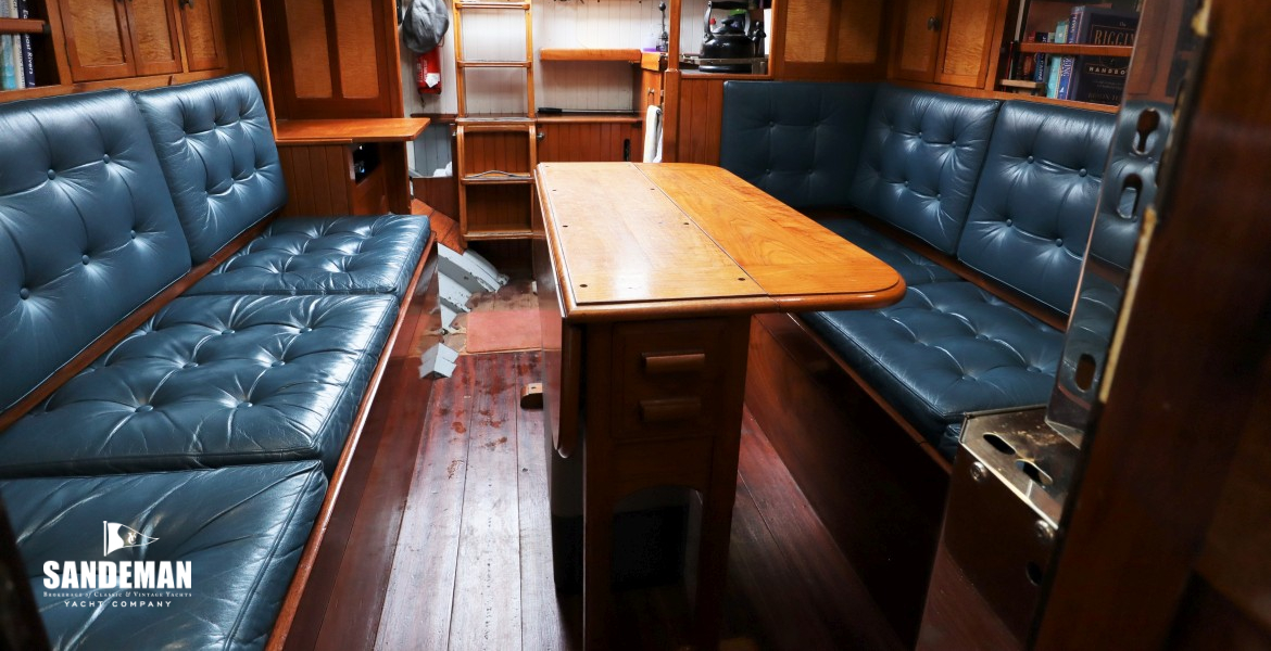 Saloon view aft