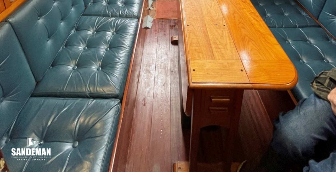 Saloon view aft
