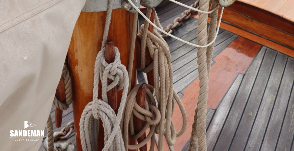 Mast details view forward incl warping drum