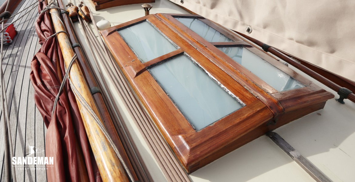 Trunk cabin view forward to starboard