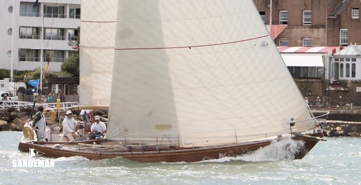 Abeam Royal Yacht Squadron line