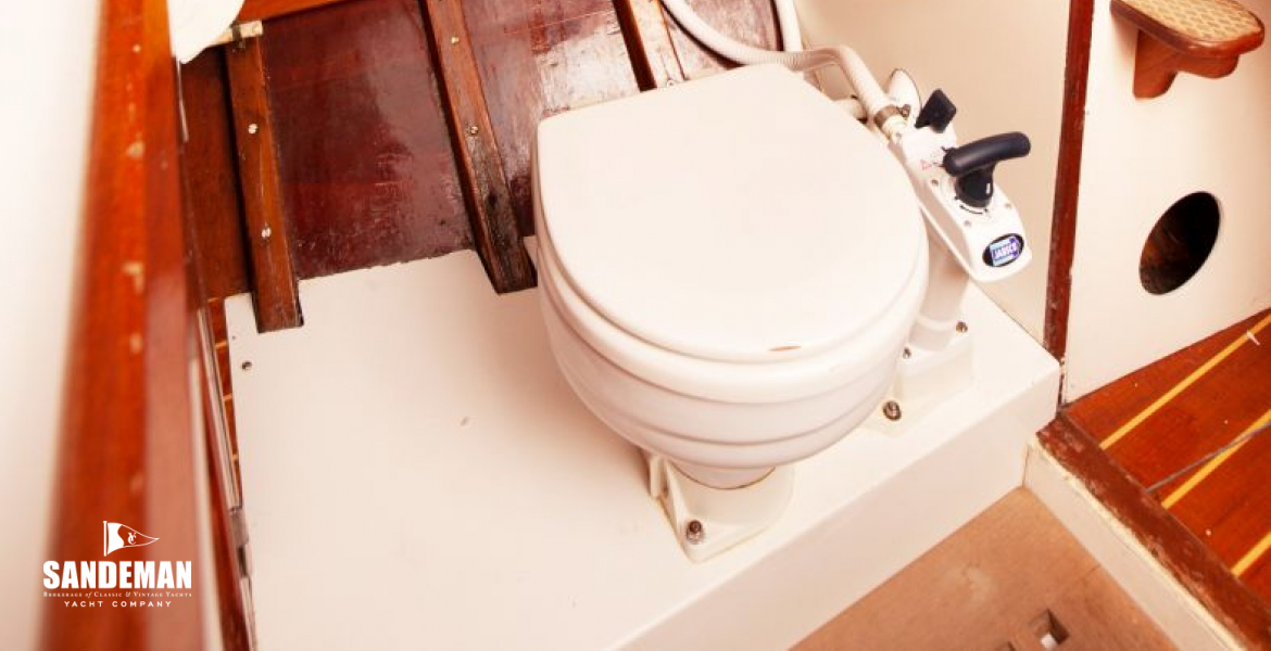 WC compartment to port forward