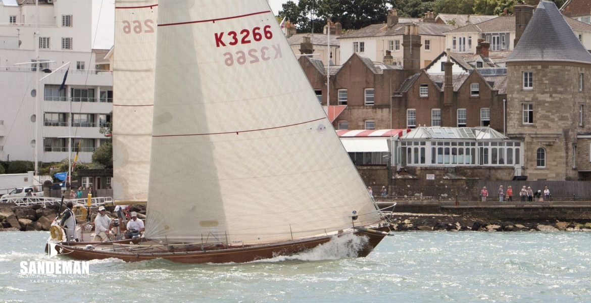 Abeam Royal Yacht Squadron line