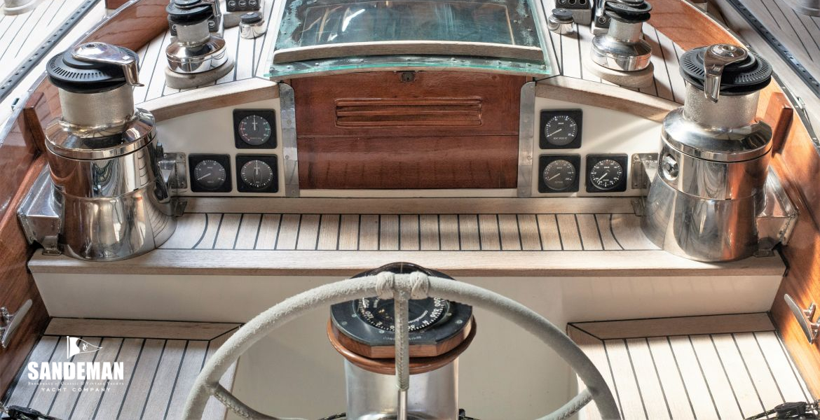 Cockpit view forward