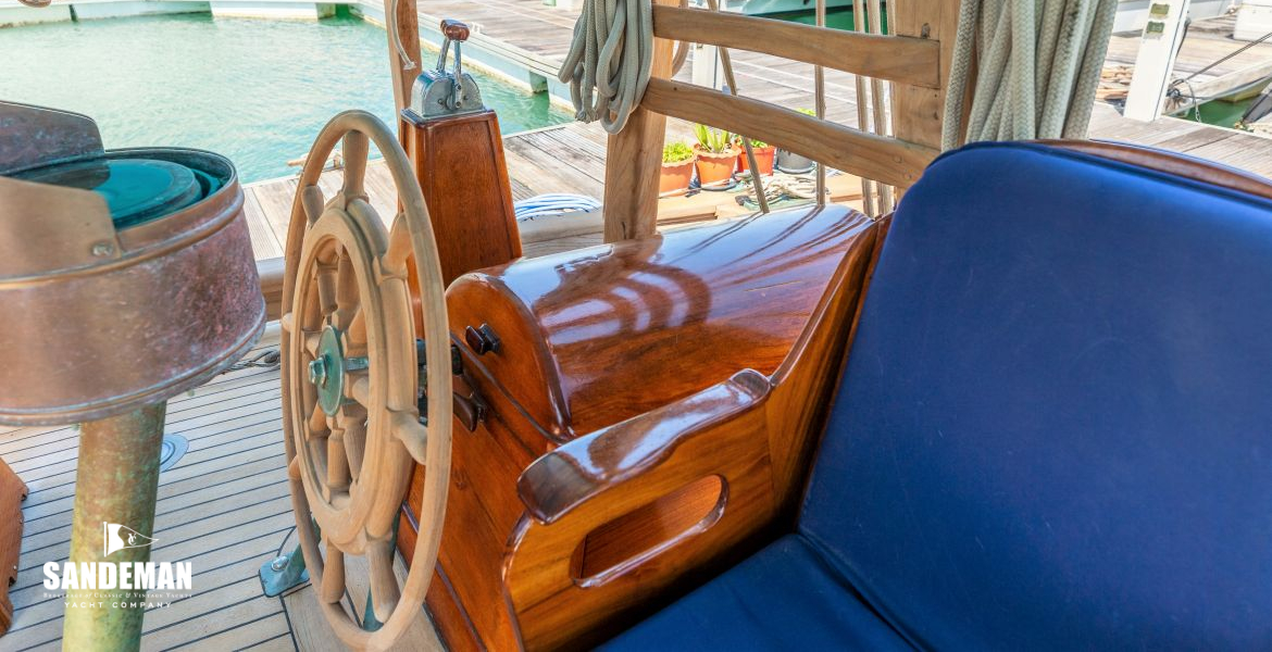 Binnacle and helm view to starboard