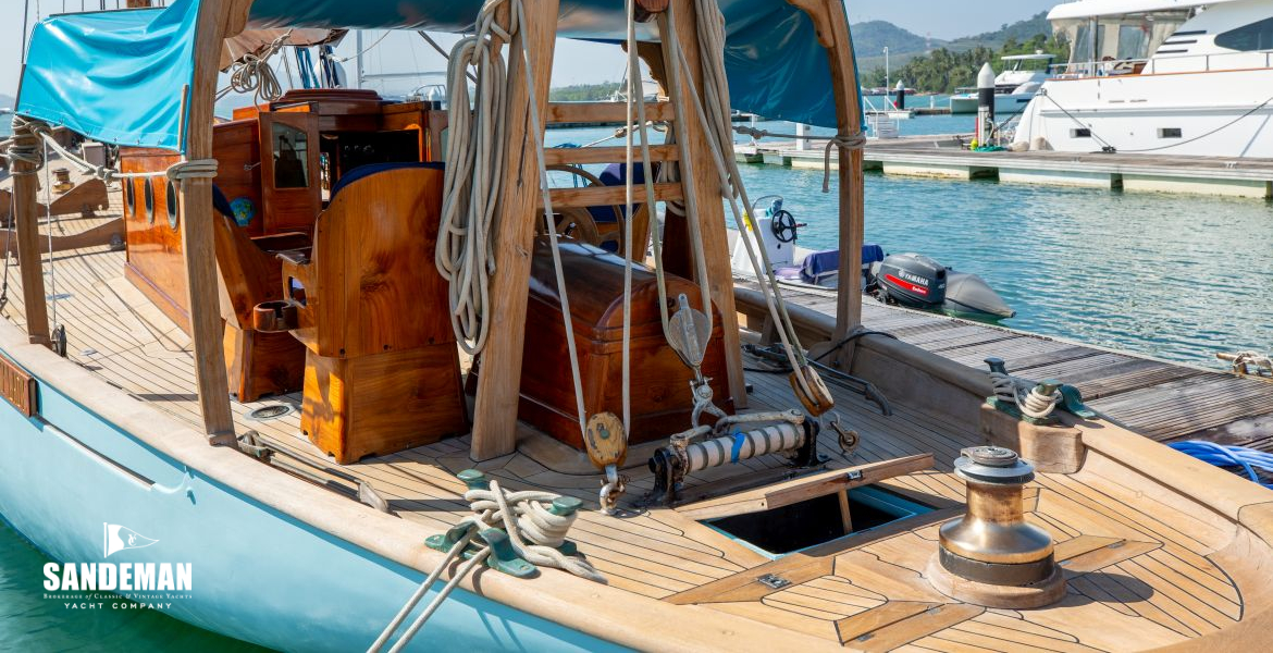 Aft deck and helm area